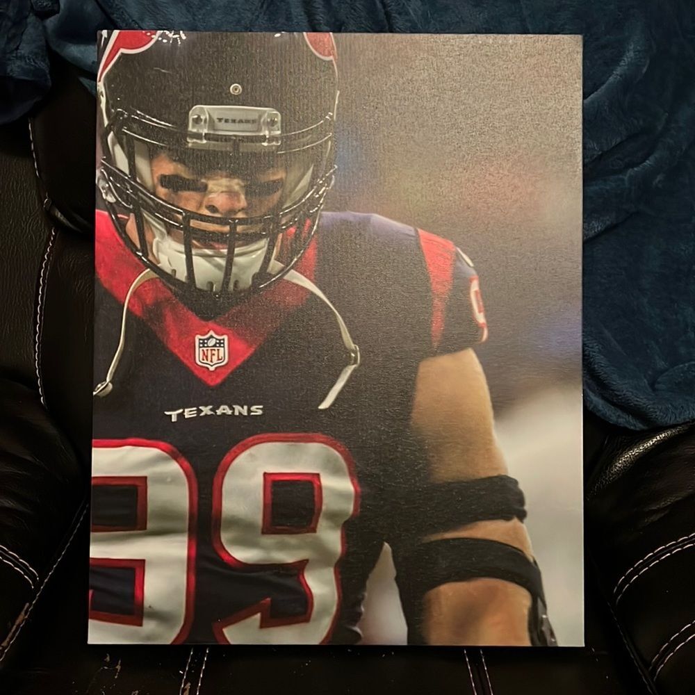 JJ Watt photo on a 16-20 canvas and is ready to hang